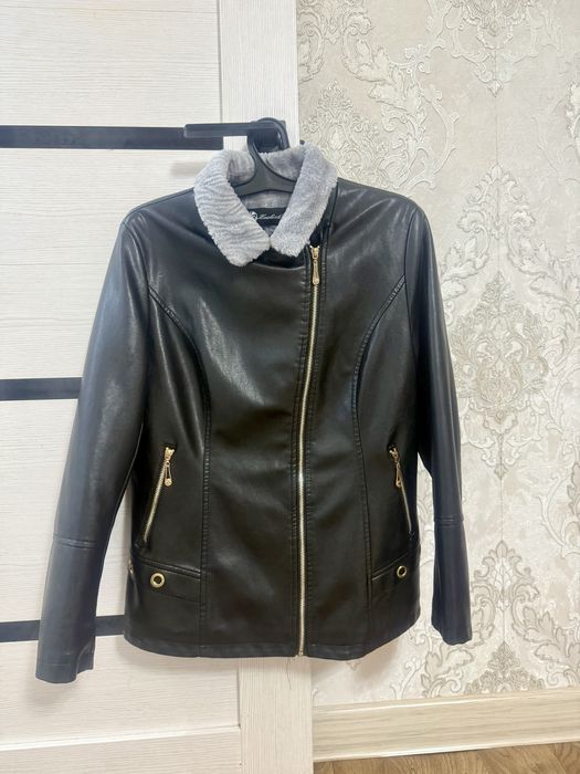 Новый кожаный куртка
