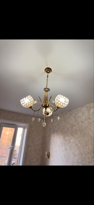 Продам люстру для спальни