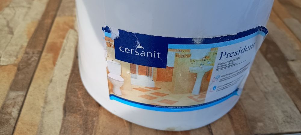 Piedestal suspendat pentru chiuvetă