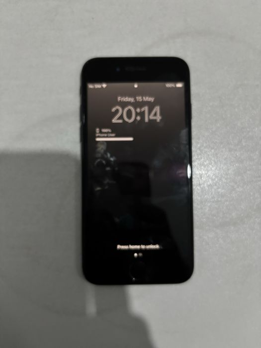 Продам IPhone SE 2020 64 GB