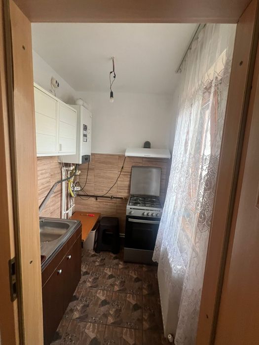Apartament semidecomandat