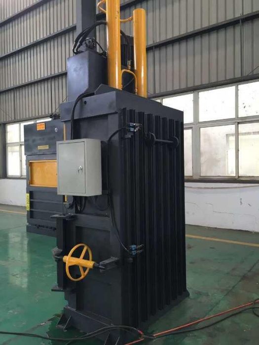 Гидравлический пресс для макулатуры, пэт бутылок и другого вторсырья