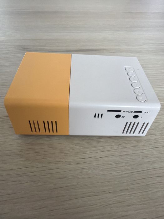 Проектор за домашно кино!