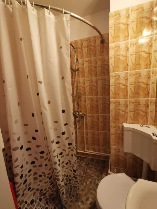 Regim Hotelier, stradal, decomandat, parter.