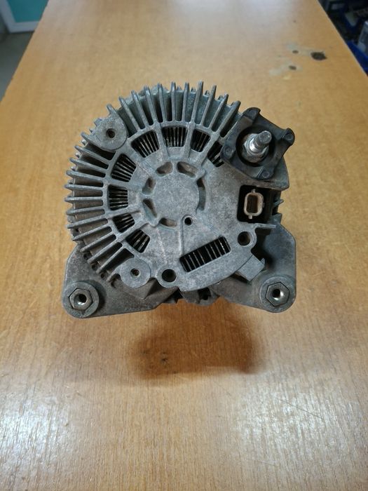 Alternator Renault Laguna 3  Megane 3  Scenic 3  2.0 DCI