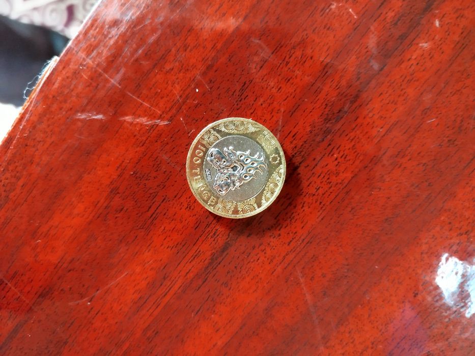 Сақ Стиль дегі 100 теңге