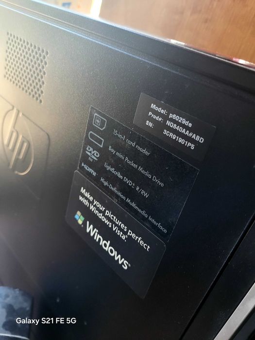 Компютър HP и монитор Asus.