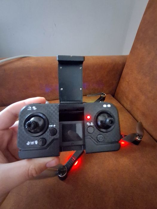 Дрон с HD камера – сгъваем, лесен за управление