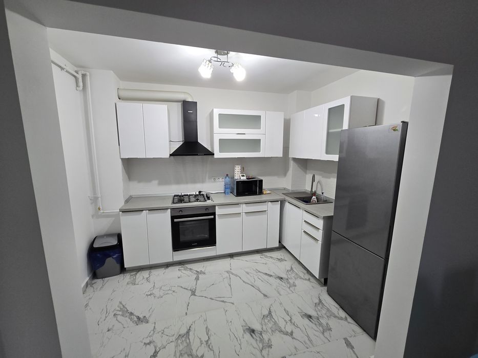 Direct Proprietar Apartament 2 camere de inchiriat B-dul Bucuresti White Tower