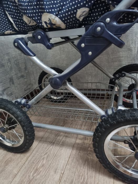 Коляска детская синяя