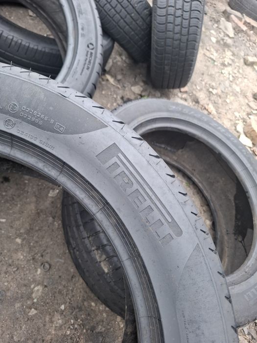 Vand 2 anvelope 295 45 20 pireli de vara ca noi
