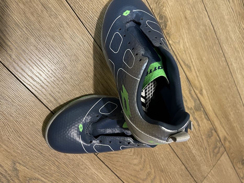 Футболни обувки lotto