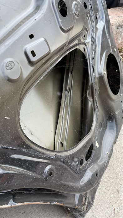 Двери RAV4 2018г
