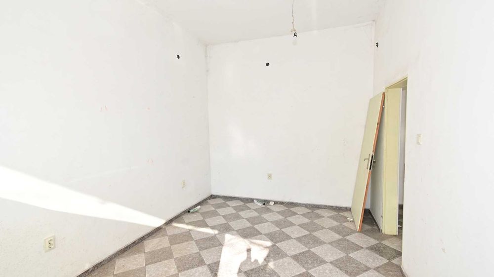 Продава се Магазин в Перник, Изток - 61 кв.м за 1500 €/кв.м - Снимка #3