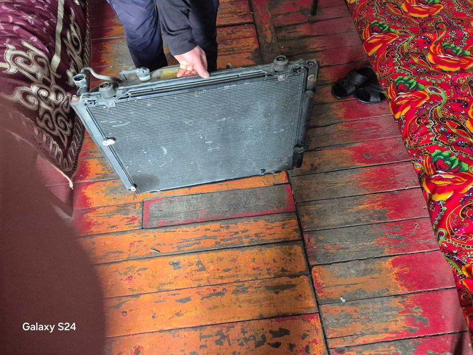 Буу Радиятор привозной