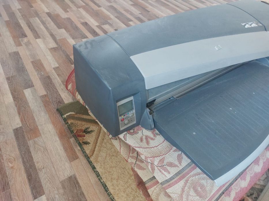 Плоттер HP DesignJet 130