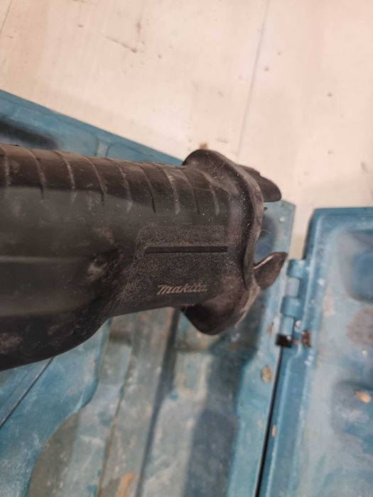 Саблен трион Makita