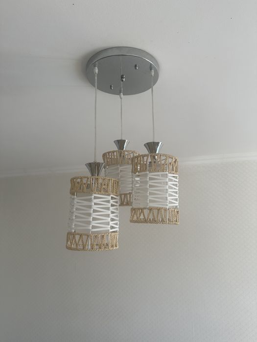 Продаются люстры