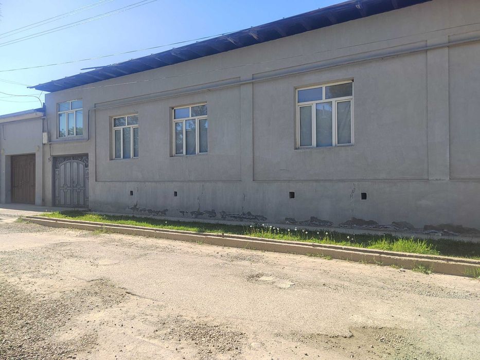 Toshkent tumanida Pabedada maxalasida 9 ta xonali  uchaska sotiladi.