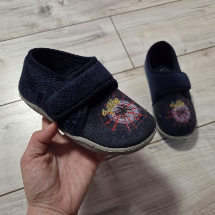 Лот детски пантофи