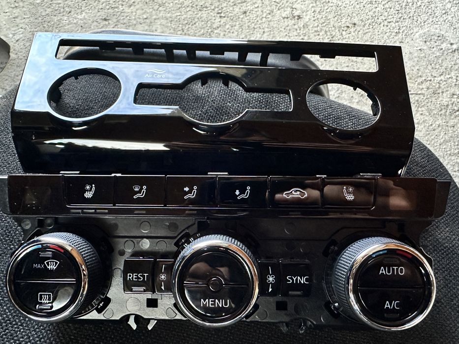 Panou clima climatronic Skoda Superb III