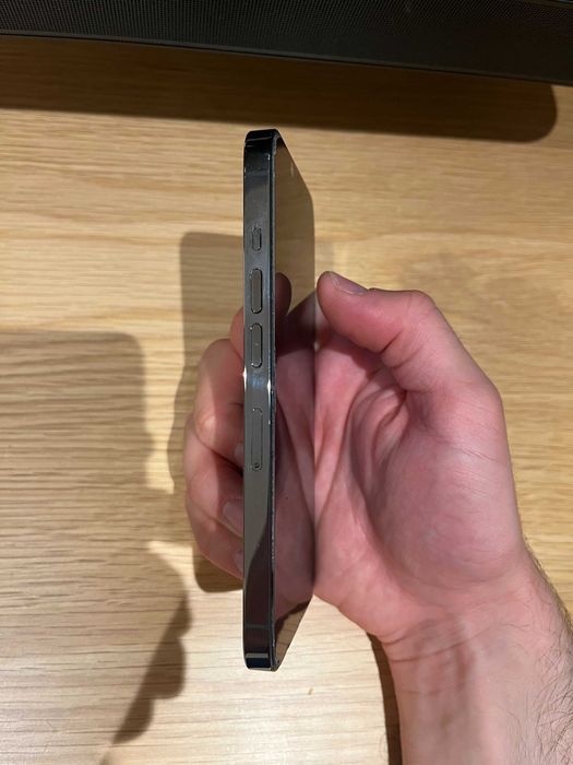 iPhone 13 Pro — отлично визуално състояние, батерия 77%