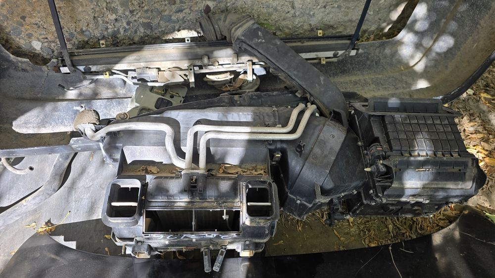 Запчасти Мерседес 210