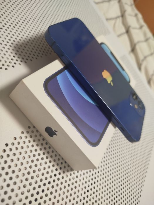 iPhone 12 Blue .