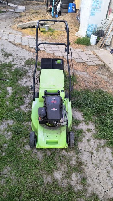 Mașină pentru tuns gazonul briggs&stratton