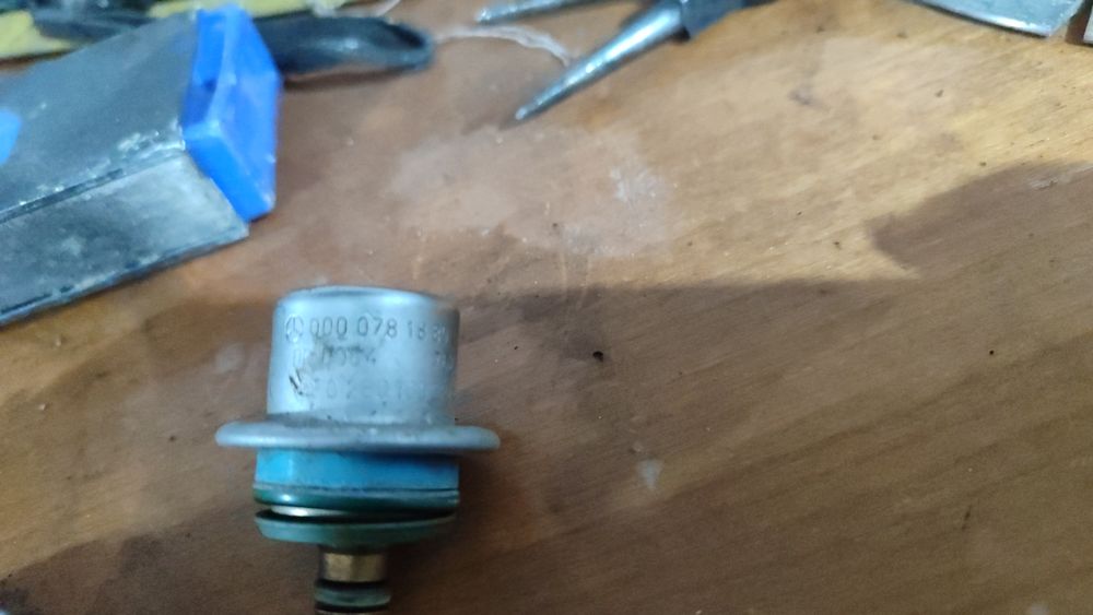 Обратный клапан Мерседес 111 двигатель