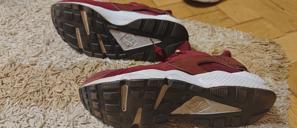 Nike huarache red