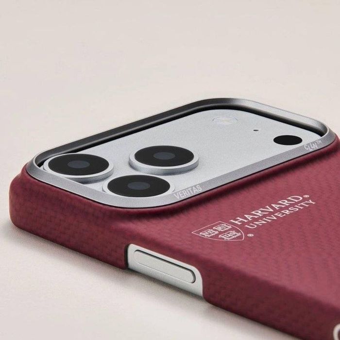 Карбонов Калъф с MagSafe Pitaka Edge Harvard Case за iPhone 17 Pro – Crimson