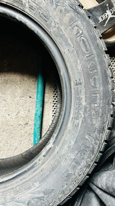 Продам 3 баллона шины зима