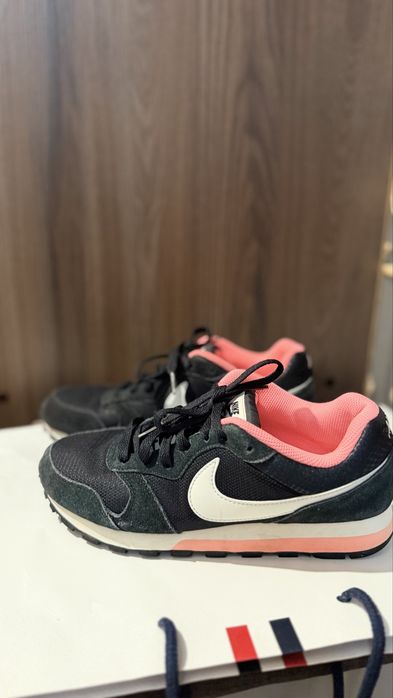 Продам кроссовки  nike