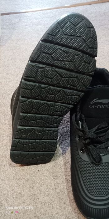 Кроссовки 39-40 новые зимние