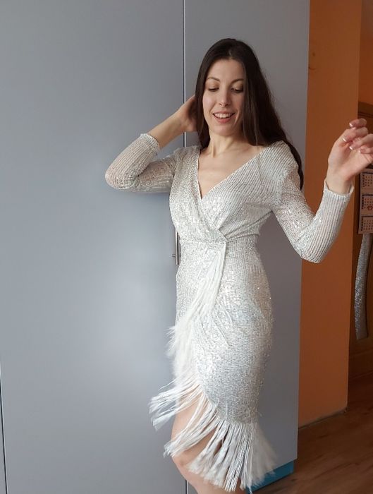 Дамска рокля с пайети и ресни