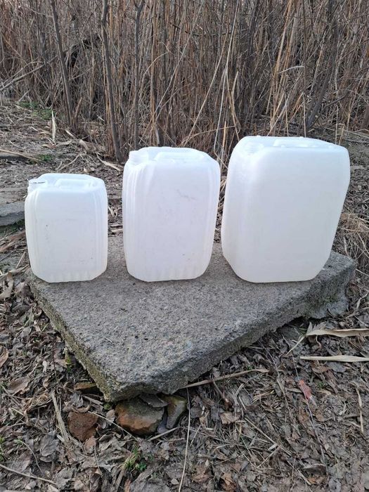 Продам пластиковые канистры