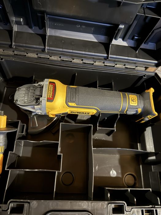 Оригинален ъглошлайф dewalt на батерия