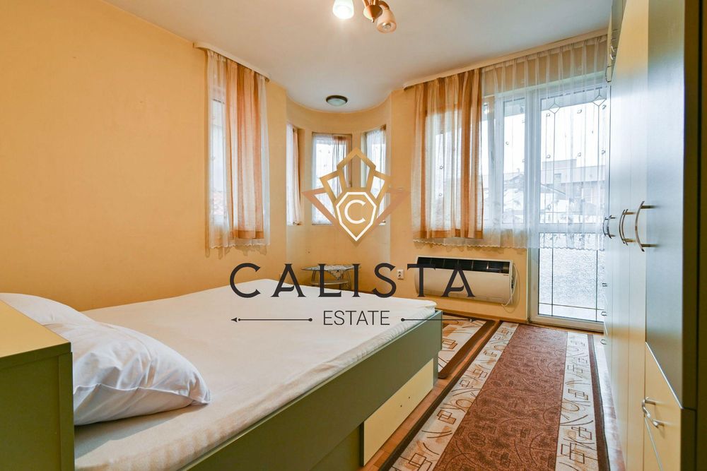 Дава се под наем Етаж от къща в София, Модерно предградие - 300 кв.м за 699 € - Снимка #4
