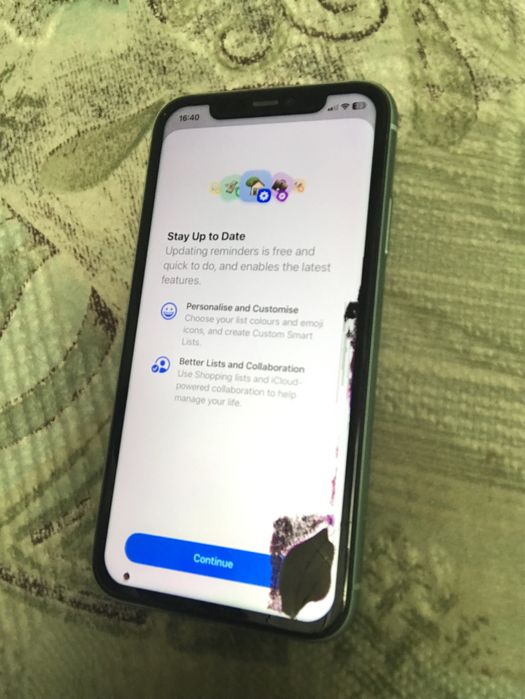 Iphone 11 ecran crapat, perfect functional