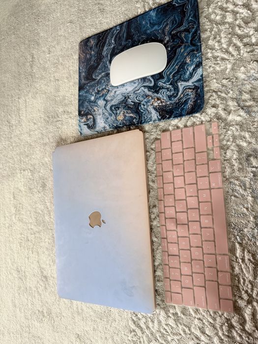 Макбук M1 2020 Сатылады