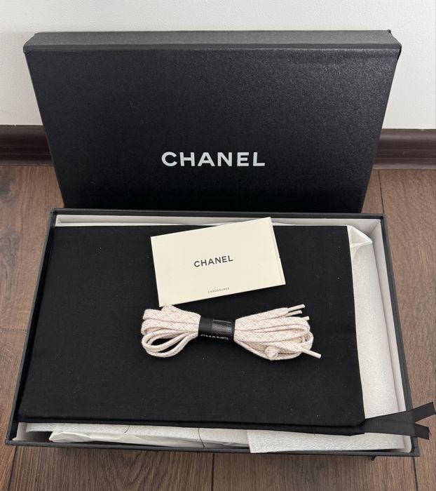 Chanel Tweed Suede Calfskin CC sneakers Ecru/Pink
