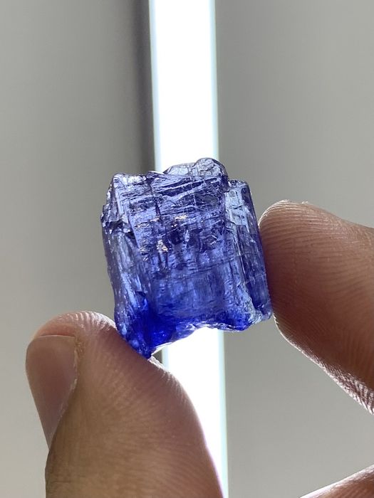 Танзанит голям кристал