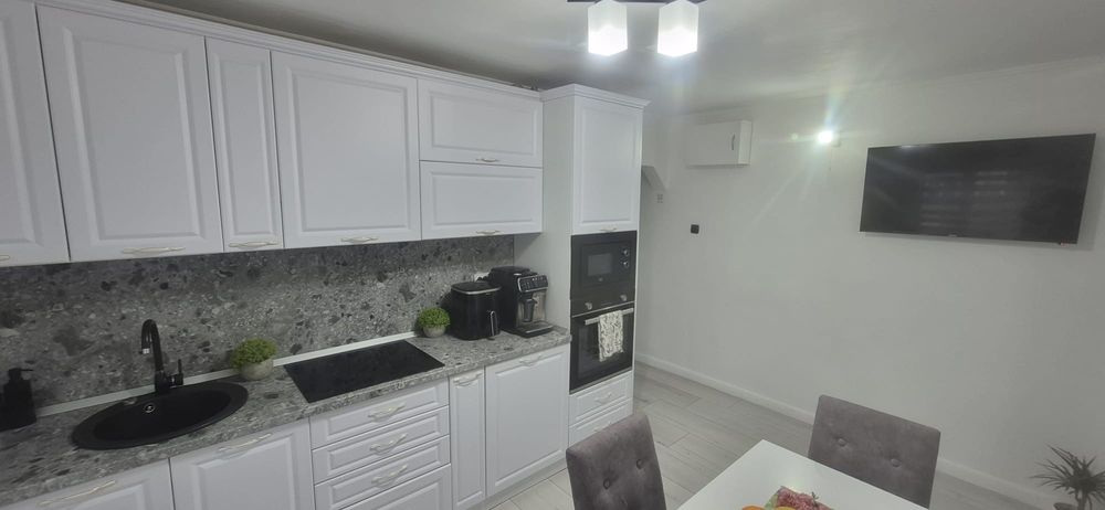 Vând apartament in zona Lama cu o suprafață de 72 mp la etajul 2