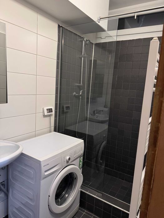 Inchiriez apartament cu 1 camera in zona centru