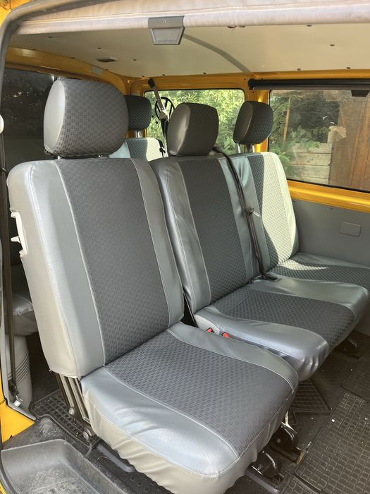 VW T5  8+1 locuri   2.0 diesel