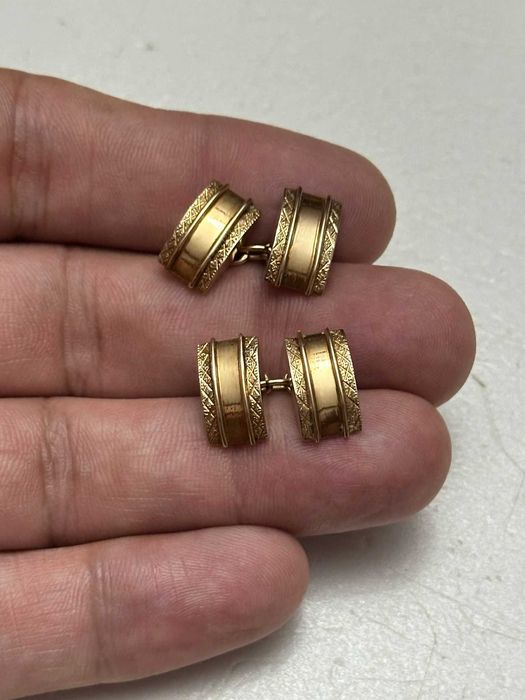 BUTONI AUR 14K + Gravati Manual - Unisex - Vintage - 5.6g. - 450 lei/gr. !