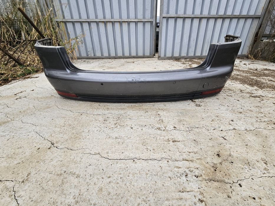 Bară / Spoiler spate VW Touran2007 cu senzori și gaură cârlig