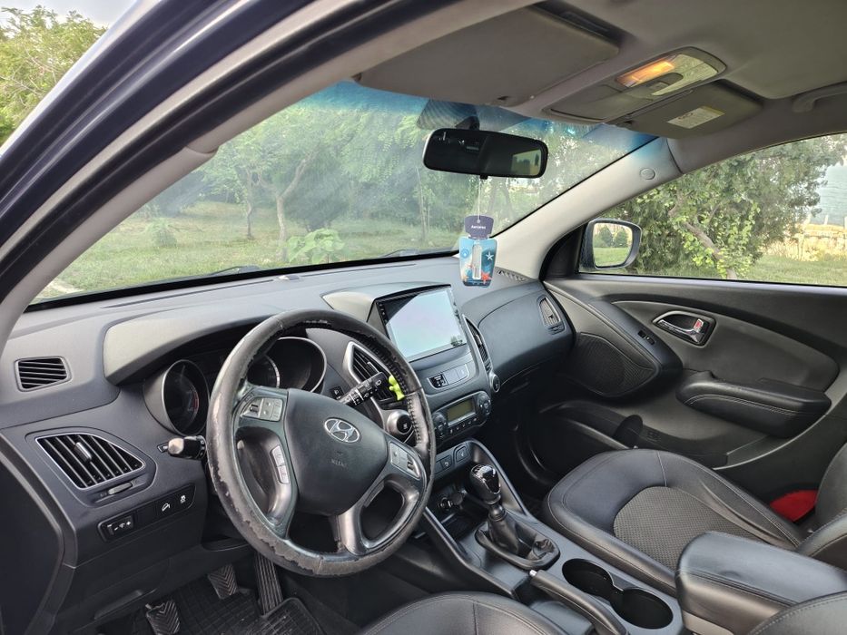 Vând Hyundai ix35