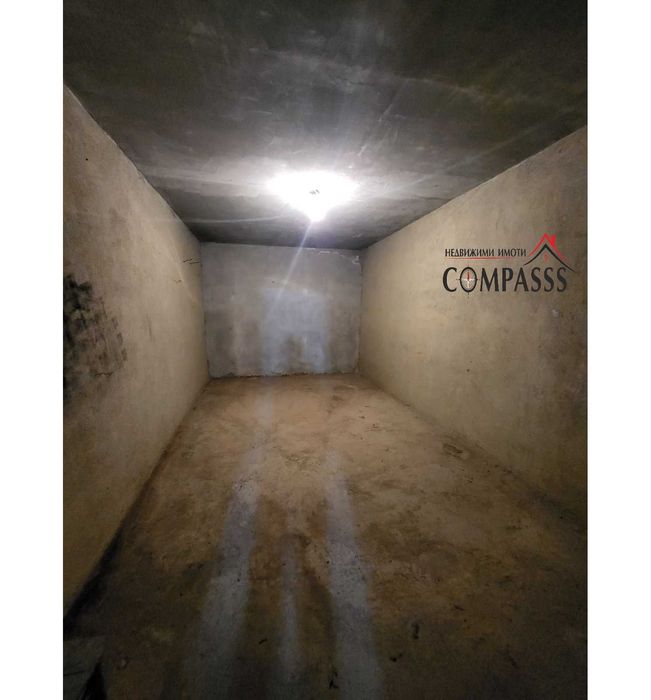 ГАРАЖ, район автогара, гр. Добрич – 23000лева!